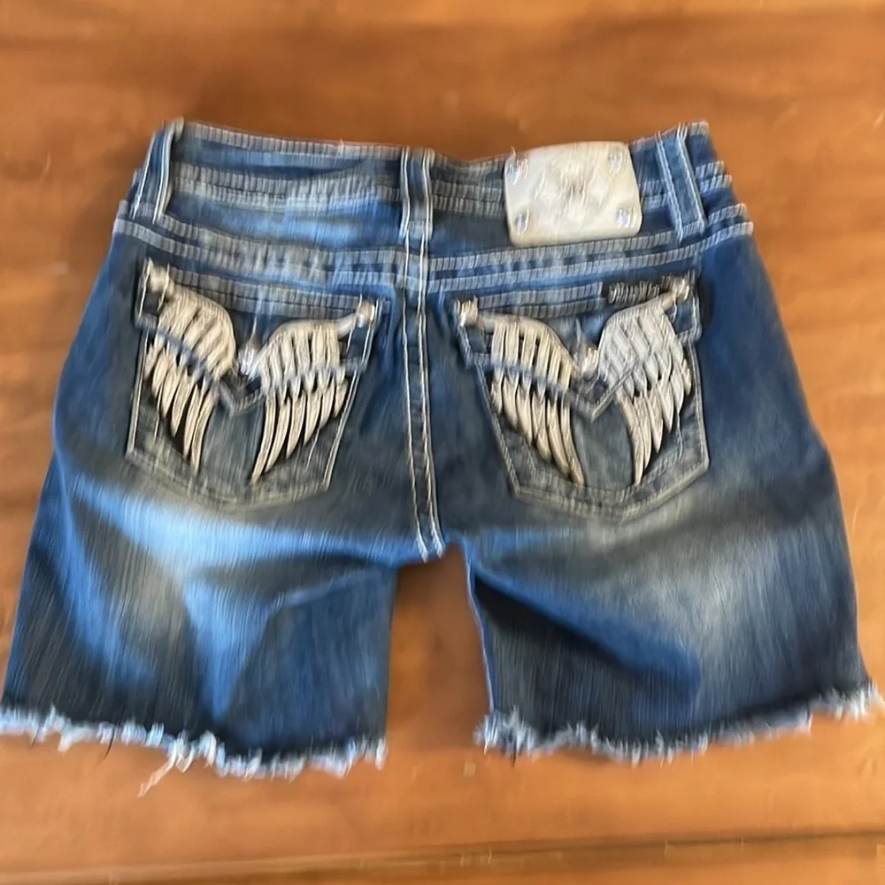 Miss Me Mid Rise Mid Shorts Size 27